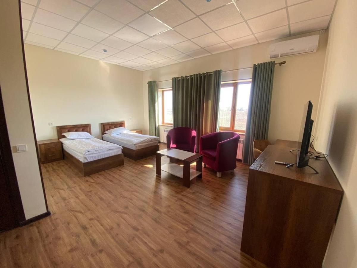 Uzumfermer Hotel & Winery タシュケント エクステリア 写真