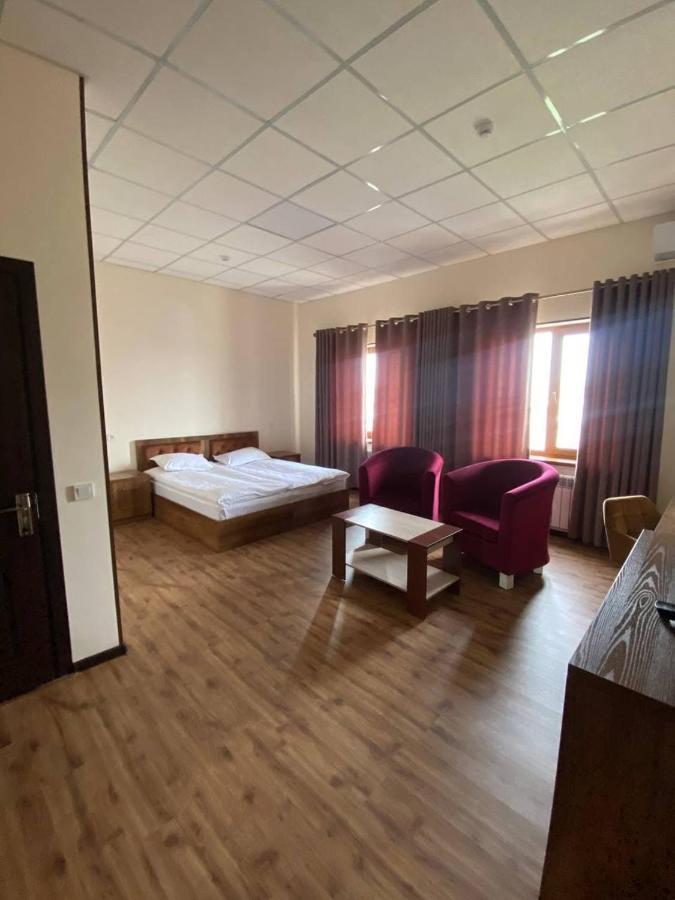 Uzumfermer Hotel & Winery タシュケント エクステリア 写真